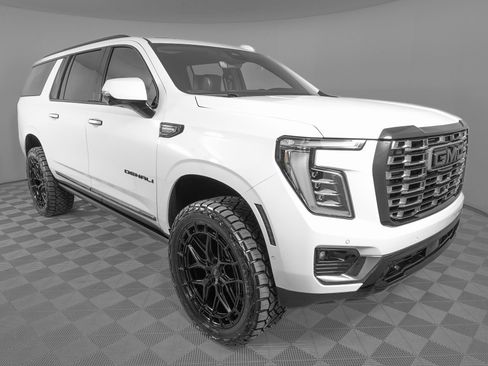Used 2026 GMC Yukon XL Denali Ultimate AWD/4WD image 10