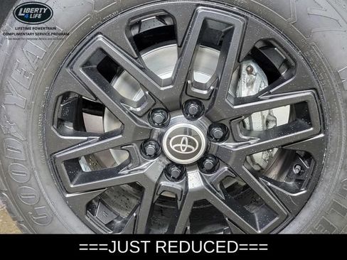 Used 2024 Toyota Tundra Limited AWD/4WD image 10