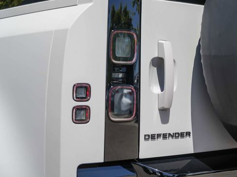 New 2026 Land Rover Defender 110 X AWD/4WD image 7
