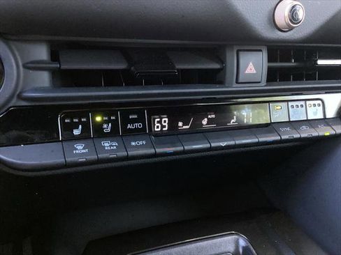 Certified 2025 Toyota Crown Signia AWD/4WD image 15