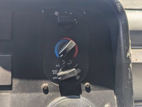 Used 2013 Ford E-350 and Econoline 350 Super Duty w/ Air Conditioning Prep Pkg RWD image 21