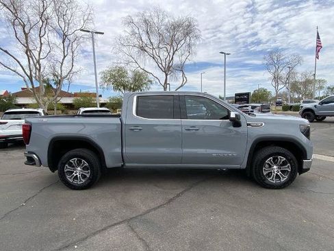 Used 2025 GMC Sierra 1500 SLE w/ X31 Off-Road Package AWD/4WD image 2