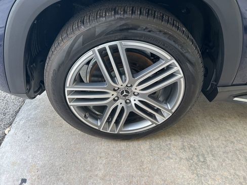 Used 2022 Mercedes-Benz GLS 450 4MATIC image 14