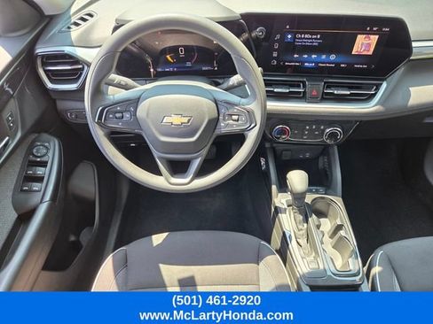 Used 2025 Chevrolet TrailBlazer LT AWD/4WD image 12