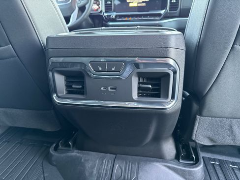 Used 2026 GMC Sierra 1500 SLT w/ SLT Premium Plus Package AWD/4WD image 19