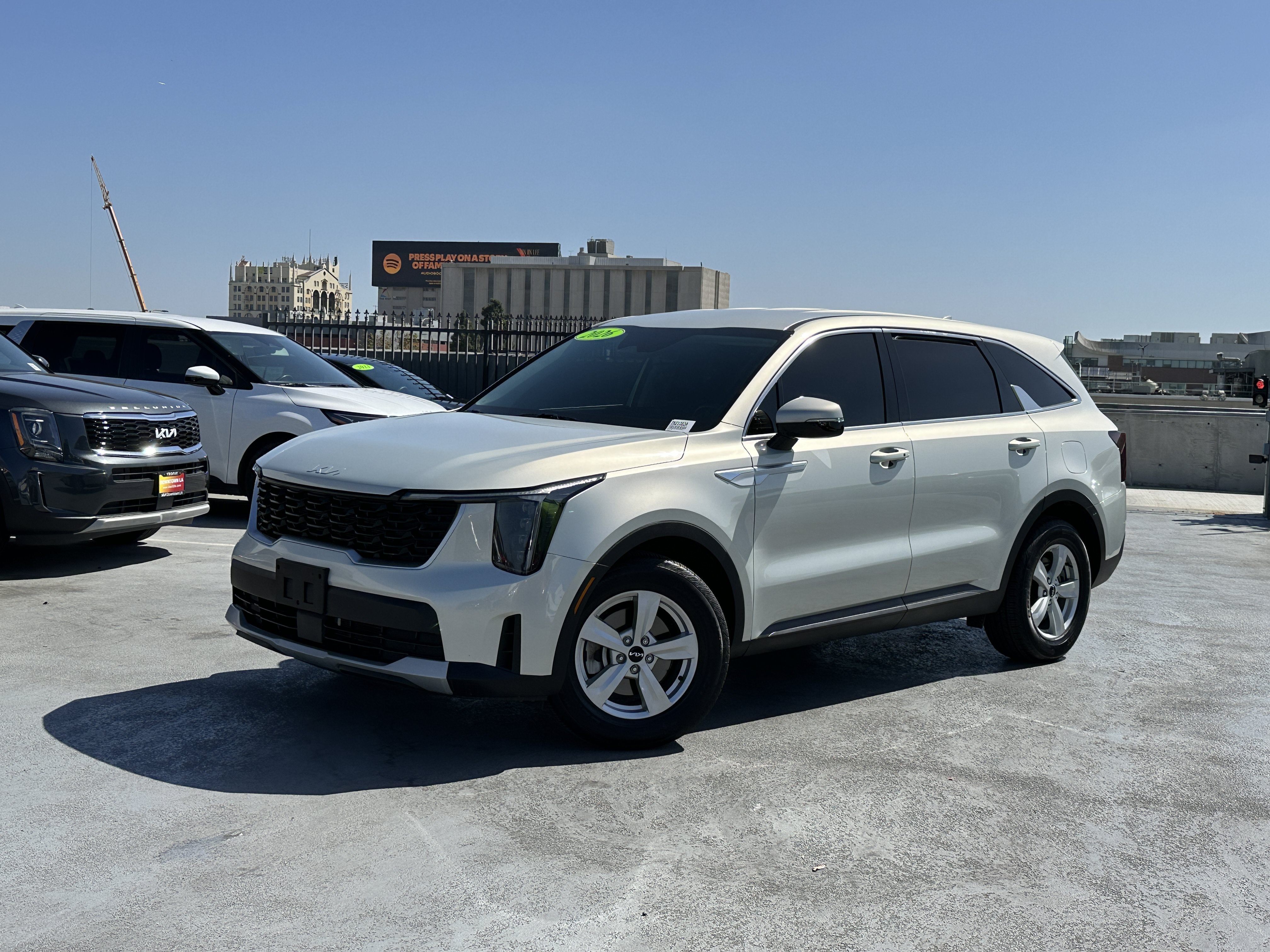 Used 2026 Kia Sorento LX FWD image 2