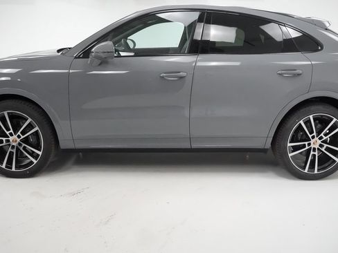 New 2025 Porsche Cayenne Coupe image 2