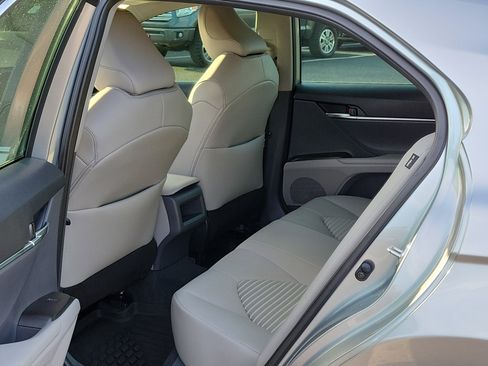 Used 2024 Toyota Camry SE FWD image 13