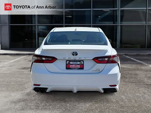 Used 2024 Toyota Camry SE FWD image 9