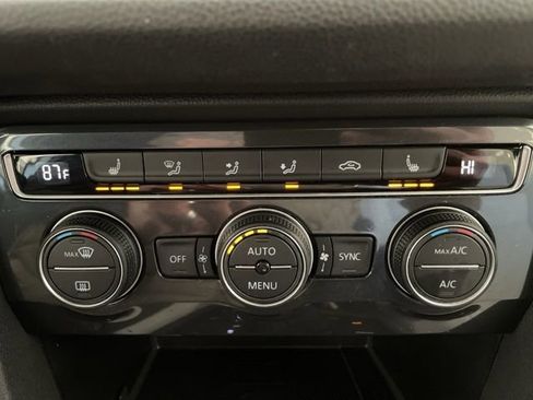 Certified 2020 Volkswagen Tiguan SE R-Line image 21