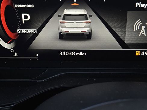 Used 2024 Nissan Pathfinder Platinum image 18