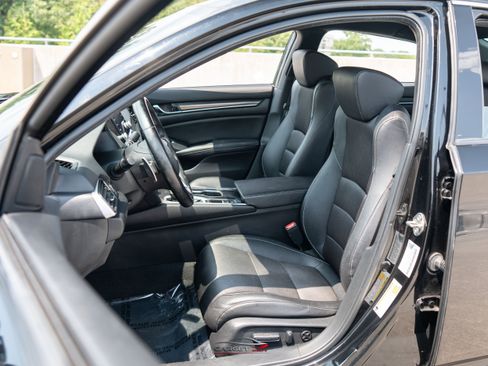 Used 2019 Honda Accord Sport image 16