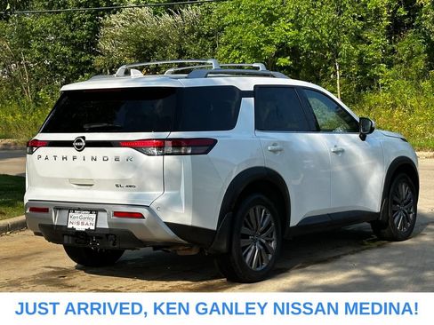 Certified 2025 Nissan Pathfinder SL w/ SL Premium Package AWD/4WD image 3