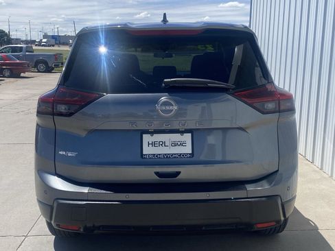 Used 2025 Nissan Rogue SV FWD image 6