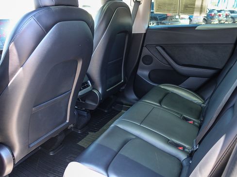Used 2022 Tesla Model Y Long Range AWD/4WD image 20