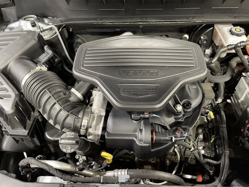 Used 2025 Cadillac XT6 Premium Luxury image 18