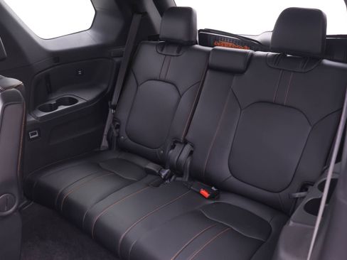 Used 2024 Honda Pilot TrailSport image 12