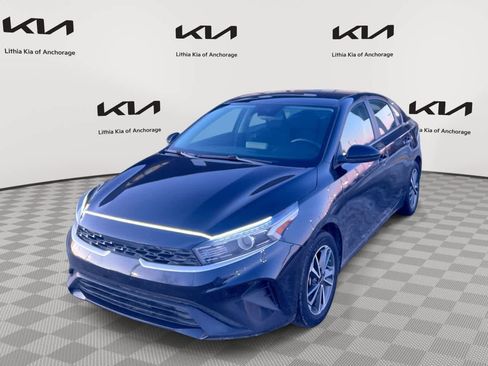 Certified 2022 Kia Forte LXS image 1