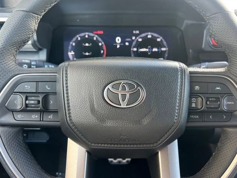 Used 2025 Toyota Tacoma TRD Sport AWD/4WD image 28