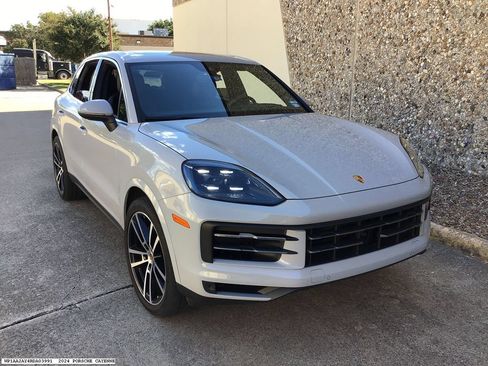 Used 2024 Porsche Cayenne AWD/4WD image 6