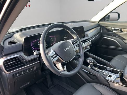 Used 2025 Kia Telluride EX w/ EX Captain's Chair Package image 27