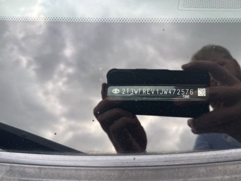 Used 2018 Toyota RAV4 XLE image 10