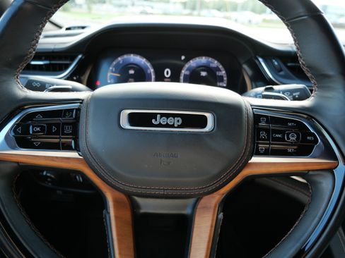 Used 2022 Jeep Grand Cherokee L Summit AWD/4WD image 24
