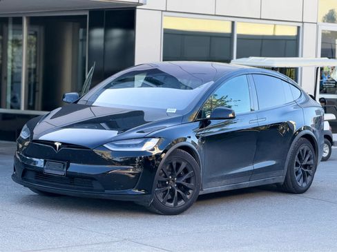 Used 2022 Tesla Model X image 2