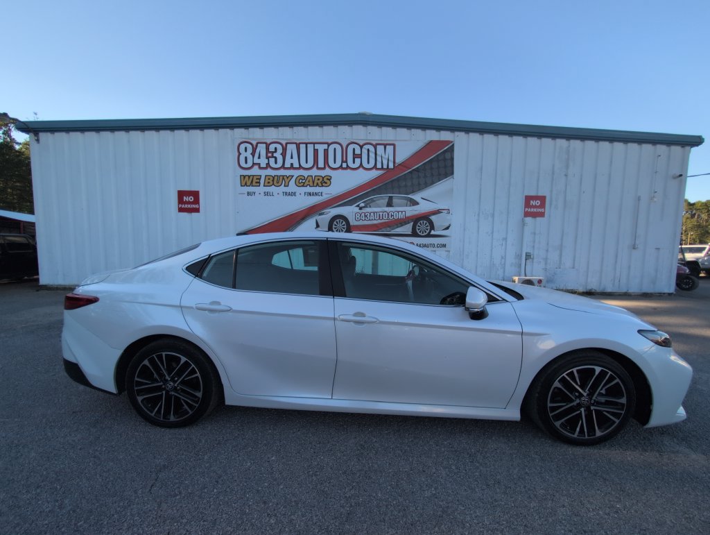 Used 2025 Toyota Camry XLE w/ Premium Plus Package FWD image 9