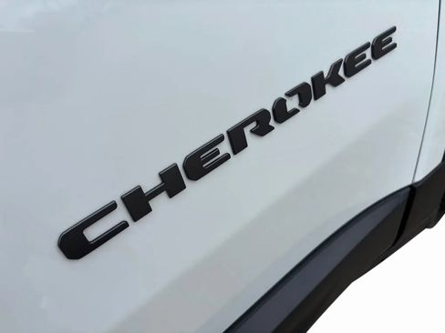 New 2026 Jeep Cherokee Limited image 21