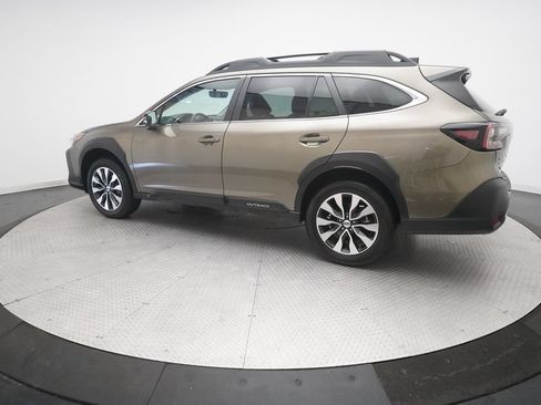 Used 2025 Subaru Outback Limited AWD/4WD image 36