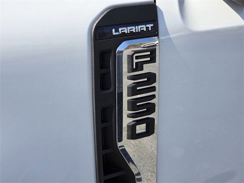 Certified 2025 Ford F250 Lariat w/ Lariat Ultimate Package image 17