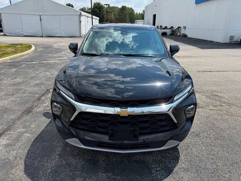 Used 2025 Chevrolet Blazer LT AWD/4WD image 2
