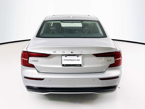 Used 2025 Volvo S60 B5 Core image 8