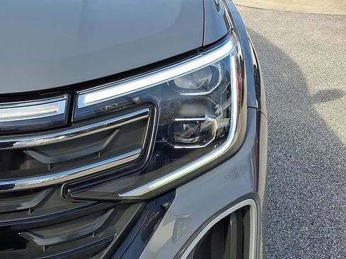 Used 2024 Volkswagen Atlas Peak Edition SEL image 9