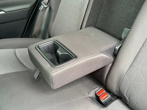 Used 2025 Toyota RAV4 XLE AWD/4WD image 36