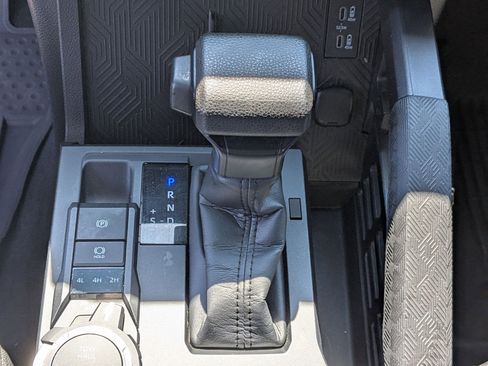 Used 2024 Toyota Tacoma SR5 AWD/4WD image 22
