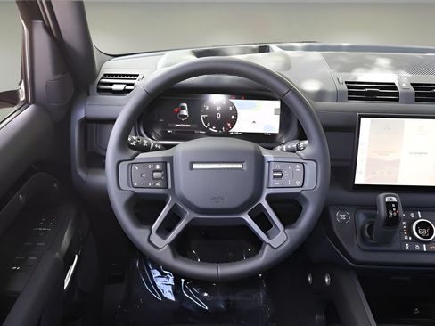 Used 2025 Land Rover Defender 110 S AWD/4WD image 13