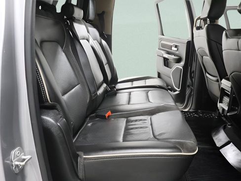 Used 2019 RAM 1500 Laramie AWD/4WD image 27