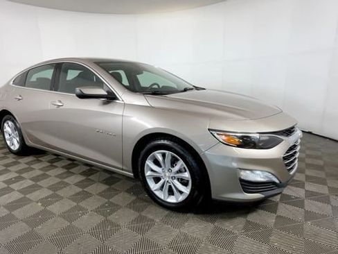 Used 2024 Chevrolet Malibu LT FWD image 2