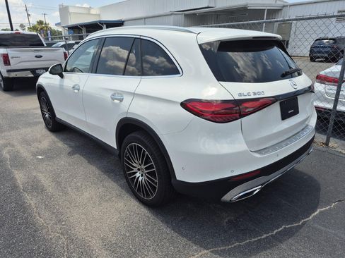 Used 2025 Mercedes-Benz GLC 300 image 2