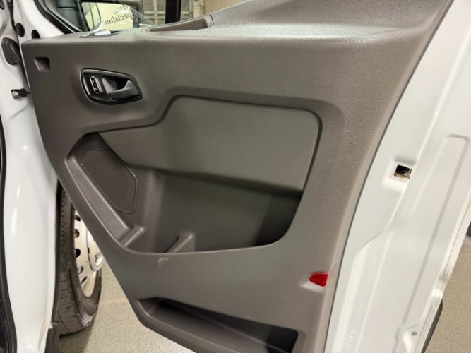 Used 2022 Ford Transit 350 DRW RWD image 25