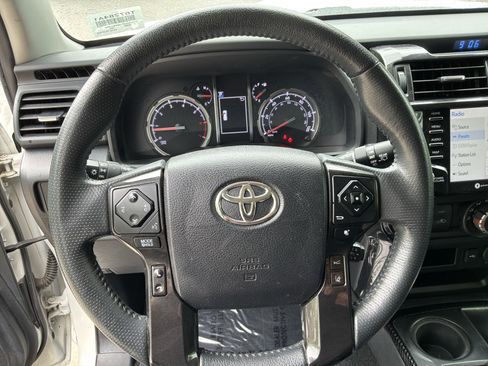 Used 2021 Toyota 4Runner TRD Off-Road AWD/4WD image 18
