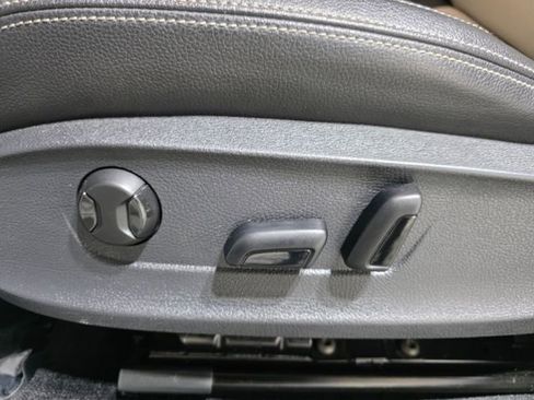 Used 2018 Volkswagen Passat 3.6 FWD image 14