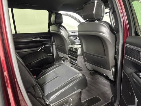 Certified 2024 Jeep Wagoneer Series III AWD/4WD image 28
