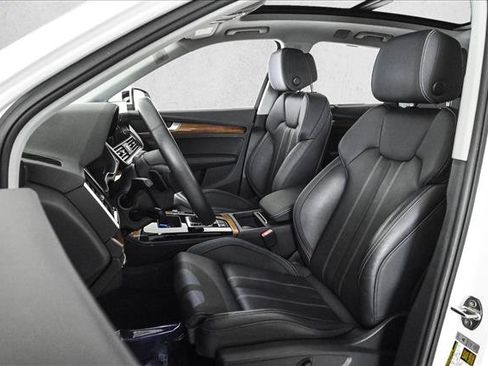 Used 2022 Audi Q5 2.0T Prestige w/ Prestige Package image 17