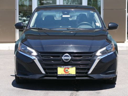 Used 2023 Nissan Altima 2.5 SV FWD image 8