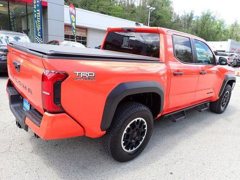 Certified 2024 Toyota Tacoma TRD Off-Road w/ TRD Off Road Upgrade Package AWD/4WD image 4