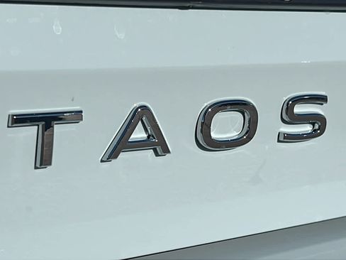New 2026 Volkswagen Taos SE image 28