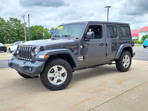 Used 2018 Jeep Wrangler Unlimited Sport S AWD/4WD image 2